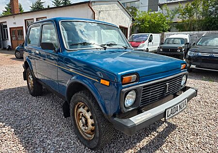 Lada Niva Only*AHK*TÜV Neu*4x4*CD Radio*
