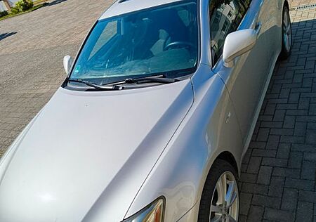 Lexus IS 220 220d -