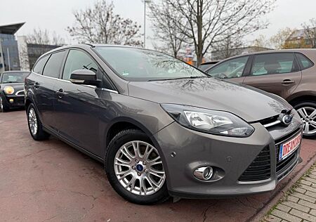 Ford Focus Turnier Titanium/SHZ/KLIMAAUTO/TÜVNEU!!!!!