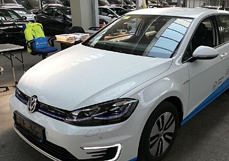 VW Golf Volkswagen VII Lim. e- Aut/LED/Nav/11000netto