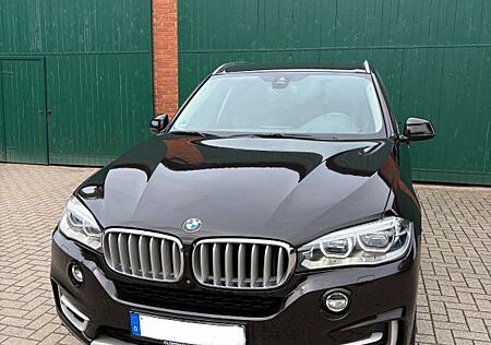 BMW X5 xDrive40d - Design Pure Experience