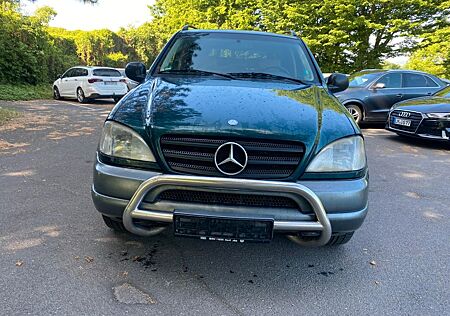 Mercedes-Benz ML 320 7 sitzen