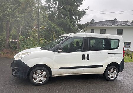 Opel Combo D Selection L1H1 5-Sitzer Klima