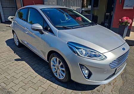 Ford Fiesta Titanium SHZ/LED/PDC/Frontscheibenheizung