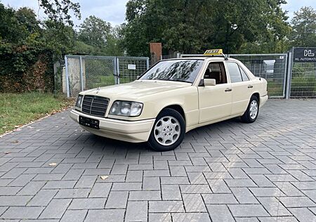 Mercedes-Benz E 300 D Taxi W124 Tüv und H sehr gepflegt Klima