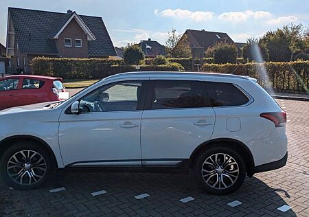 Mitsubishi Outlander 2.2 DI-D Diamant Edition 7-Plätze