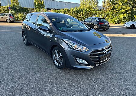Hyundai i30 blue 1.4 YES! Silver,Klima,PDC,Alu,Tempomat
