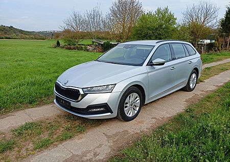 Skoda Octavia 2.0 TDI DSG LED AHK Alu16 VirtualCockpit