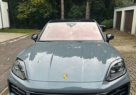 Porsche Cayenne Coupe E-Hybrid Panorama