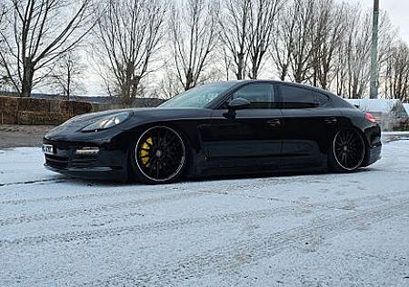 Porsche Panamera 4S S