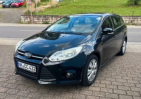 Ford Focus Turnier *AHK * TÜV NEU