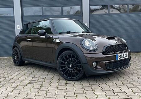 Mini Cooper S * Hot Chocolate