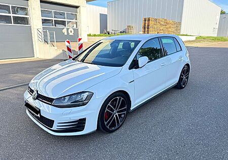 VW Golf Volkswagen VII GTD DSG / LEDER/ACC/KAMERA/1.HAND