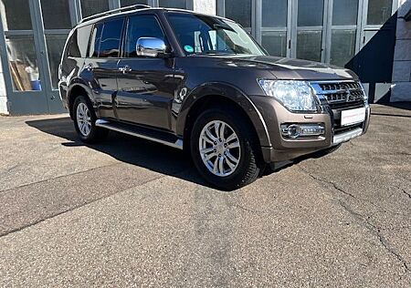 Mitsubishi Pajero 3.2 DI-D Top (7 Sitzer)