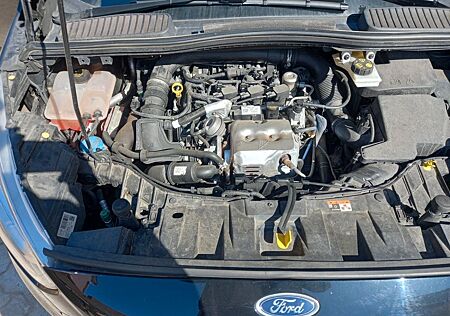 Ford Grand C-Max 1,0 EcoBoost 92kW Titanium Titanium