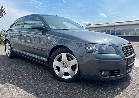 Audi A3 2.0/Klimaautomatik /Isofix/ZV/LM Felgen/Shg