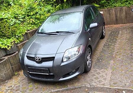 Toyota Auris 2.2 D-CAT D-CAT