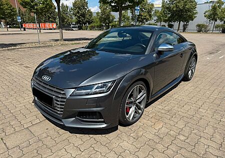 Audi TT TTS Coupe 2.0 TFSI quattro