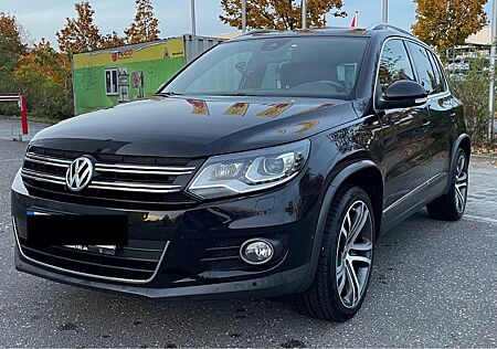 VW Tiguan Volkswagen 2.0 TDI 130 DSG 4M BMT CUP Sport & St...