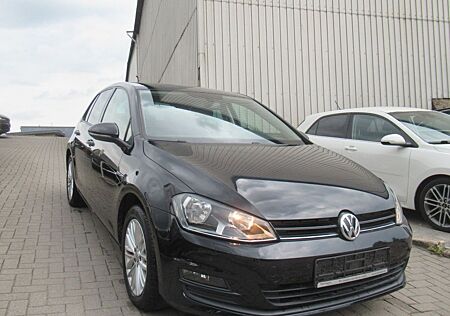 VW Golf Volkswagen VII Lim. Cup BMT AUT.-SHZ-PDC-AHK-2.HAND