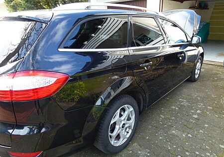 Ford Mondeo 2,0TDCi 103kW DPF Black Magic Turnier...