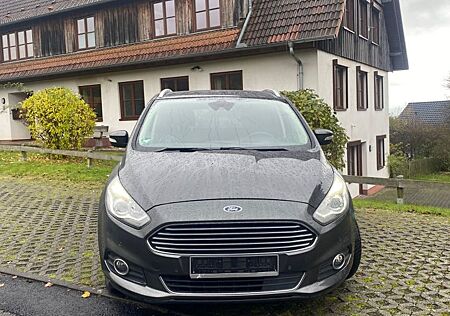 Ford S-Max 2,0 TDCi 110kW Titanium PowerShift Tit...