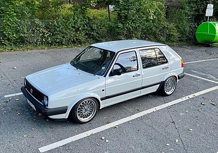 VW Golf Volkswagen 2, Kw Gewindef, 23xService bei .Belegbar