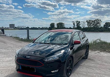 Ford Focus Lim Sport, Navi, Top-Ausstattung, Einzelst