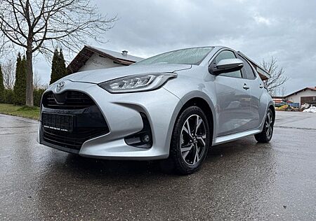 Toyota Yaris Hybrid Teamplayer/ACC/Kamera/usw