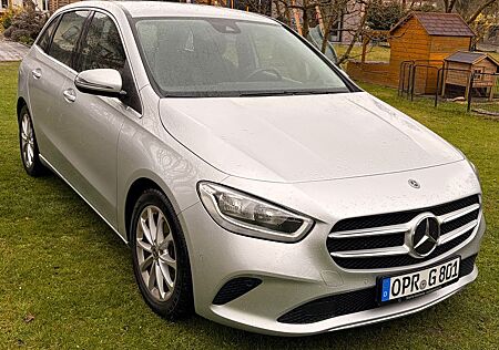 Mercedes-Benz B 180 DCT -