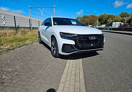 Audi Q8 50 TDI Quattro 3xS-Line AHK Panorama HUD