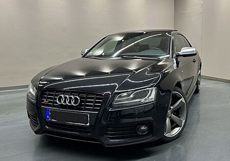 Audi S5 4.2 FSI quattro -