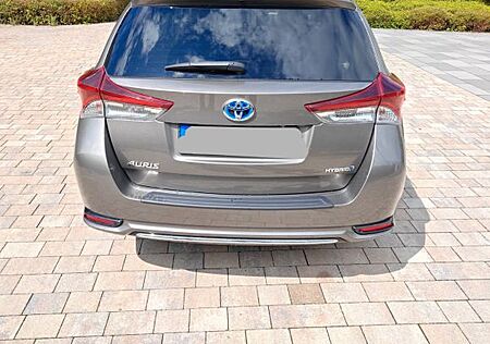 Toyota Auris Hybrid Team Deutschland 1,8-l-VVT-i Te...