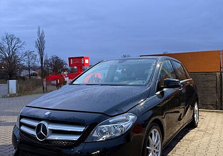 Mercedes-Benz B 180 CDI DCT -