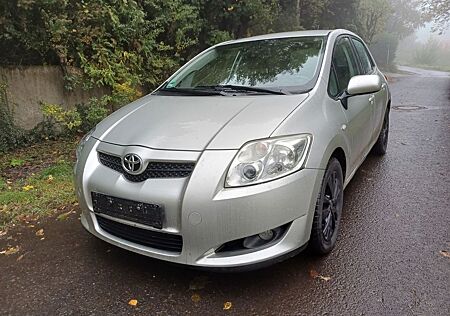 Toyota Auris 2.0 D-4D - TÜV 07-2027 - technisch O.K.