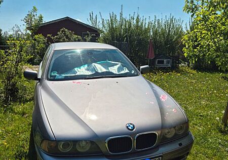 BMW 520i A -