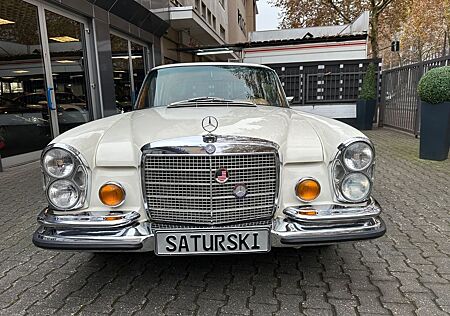 Mercedes-Benz 280 3.5 Liter Coupe W 111 Flachkühler