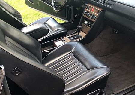 Mercedes-Benz 300 CE Coupe 124