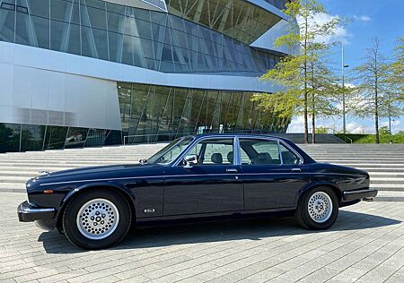 Jaguar XJ12