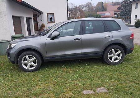 VW Touareg Volkswagen 3.0 V6 TDI Tiptr Exclusive BMT Terra...