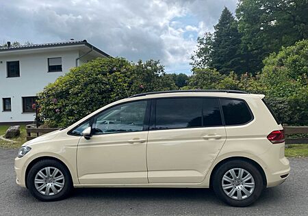 VW Touran Volkswagen 2.0 TDI,DSG,7-Sitzer,Navi,Kamera