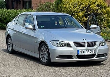 BMW 325i -