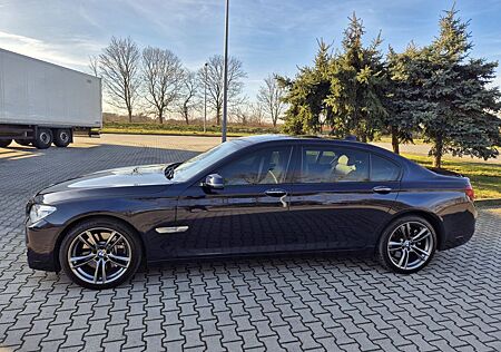 BMW 750Li -