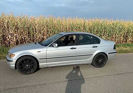 BMW 316i E46 Facelift schwarze M-Felgen CarPlay