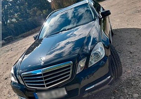 Mercedes-Benz E 200 T BlueEFFICIENCY AVANTGARDE AVANTGARDE