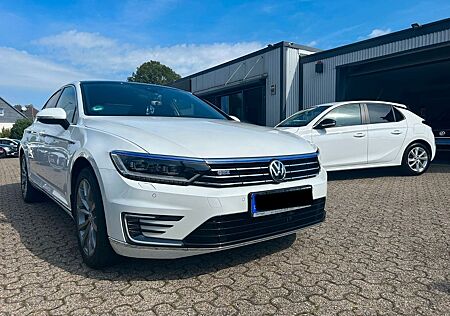 VW Passat Volkswagen 1.4 TSI DSG GTE VOLL !!!