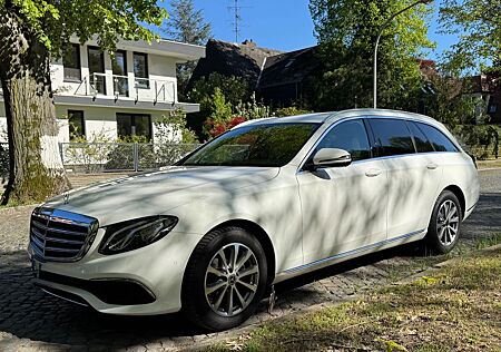 Mercedes-Benz E 220 d T Autom. -
