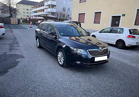 Skoda Superb 2.0 TDI Green tec 4x4 Ambition Combi ...