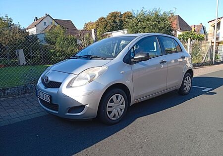 Toyota Yaris 1,0-l-VVT-i -