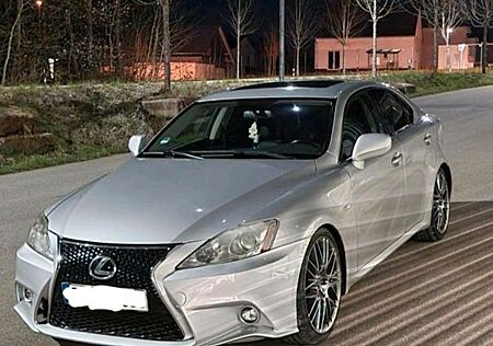 Lexus IS 220 220d -